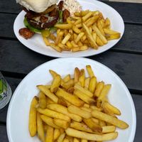 portion of fries, the "commissioners" vegan burger at New Forest Inn in Lyndhurst