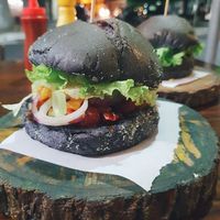 O lanche Tarsila é vegetariano, mas eles preparam sem os queijos para veganos. at Homu's in Sao Raimundo Nonato