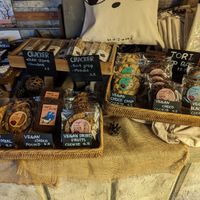 The vegan range, all labelled vegan at Dotori 도토리 in Seoul