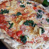 Die vegane Pizza Forza mit Ananas ist sehr zu empfehlen at L'Osteria in Marl
