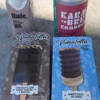 Vegan ice creams, hibiscus kombucha and chocolate oat milk (yummy!) at La Despensa Vegana in Montevideo