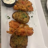 Tomato and zukini balls with tzatziki   at Veganissimo in Santorini