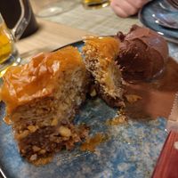 Backlava and ice cream (both vegan) at Veganissimo in Santorini