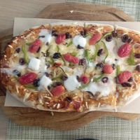 Vegan pizza at Veganissimo in Santorini