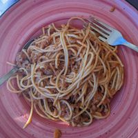 Spaghetti con boloñesa vegana at La Vida Bonita Beach Club in Santa Pola