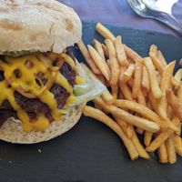 Beyond con patatas at La Vida Bonita Beach Club in Santa Pola