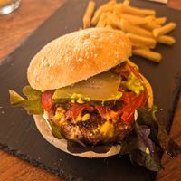 Hamburguesa vegana 💥🍔💚 at La Vida Bonita Beach Club in Santa Pola