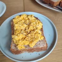 Scrambled egg toast at COYOTE in Kyoto