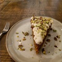 Carrot cake at Pizzeria Km0 in Valencia