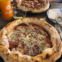Pizza Cullai y Albufera  at Pizzeria Km0 in Valencia