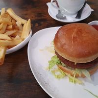 Burger and chips at Organic in Amsterdam