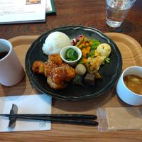 Deep+fried cauliflower with sweet and sour sauce at MERCY Vegan Factory in Osaka