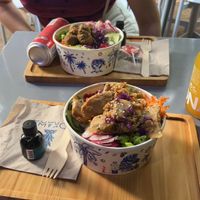 Bowl with fake chicken at POKAWA in Nice