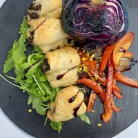 Röllchen mit Grillgemüse und Rotkohl at Konoba Giardin in Novigrad