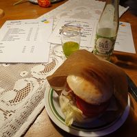 Saitan Burger Tex-Mex Burger vegan&Basilikum-Ingwer Limonade at Café includere in Rosenheim