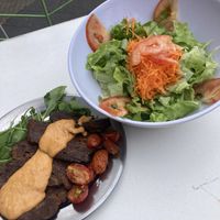Lomito de seitan con ensalada   at Coma Veggie in Buenos Aires