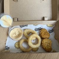 Onion rings and nuggets and sriracha mayo  at The Sunny Burger Co. in Amsterdam