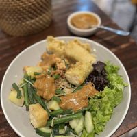 Vegan Gado Gado - lecker!  at Nyom Nyom in Tibubeneng