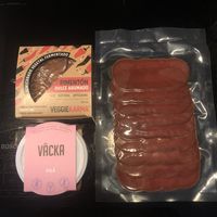 Pimento vegan cheese, vegan cream cheese and vegan jamon   at La Veganeria del Born in Barcelona