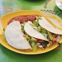 Vegan quesadilla (zucchini, eggplant, broccoli, cauliflower, carrot, mushrooms, pepper, salad) at El Pulari in Pula