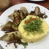 Geschmälzte Maultaschen mit Kartoffelsalat   at Burgschänke Hohenrechberg  in Schwaebisch Gmuend