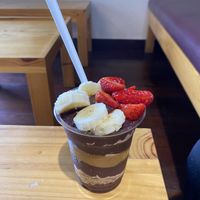 Classic "bowl”  at Oakberry in Lima