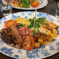 The 'Plant Plate' brunch (sadly served without beans) at Bill's - Victoria in South West London