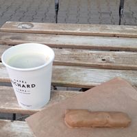 Capuccino e doce de chocolate at Raw & More - San Stefano in Sofia