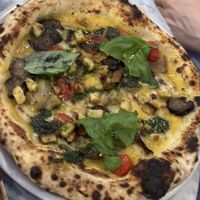 Pesto pizza  at Can Pizza in Vilanova I La Geltru