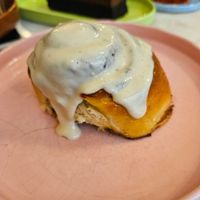 Cinnamon Roll at Sisters & Harvest in Istanbul