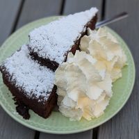 Vegan chocolate cake at Café Enehus in Einhaus