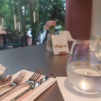 Luxury atmosphere at Dear Dahlia - 디어달리아 카페 in Seoul