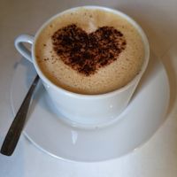 Cappuccino con leche de almendras at Federación in Montevideo