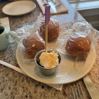 Gluten-free rolls with vegan butter at Grand Floridian Cafe in Lake Buena Vista
