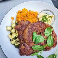 Seitanschnitzel at Gelbes Krokodil in Linz