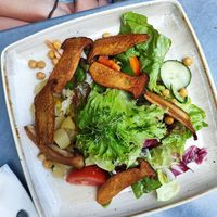  at Gelbes Krokodil in Linz