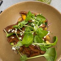 Gegrillte Seitanstreifen / Pfannengemüse / Bratkartoffel / Salzzitronendip at Gelbes Krokodil in Linz