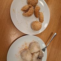 Sesambällchen und Mochi at Azuma in Linz