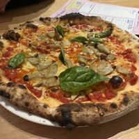 Brilliant margarita pizza with vegan cheese and they also added mushrooms around request. Brilliant!  at Gage Roads Freo Brewery in Fremantle