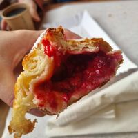 fresh raspberry filling at Piekarnia Gruzinska Ketili Puri in Gdansk