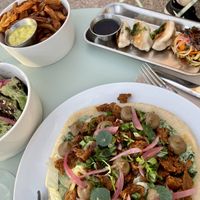 The naan at the bottom is very good   at La Mifa in Toulouse