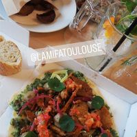 Naan au seitan at La Mifa in Toulouse