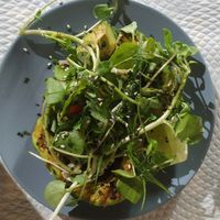 Salada de abacate grelhado com puré de feijão at Royal Thai in Monte Gordo