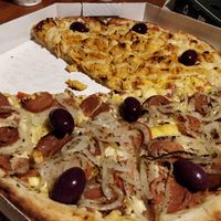 "chicken" and "pepperoni" pizza at Francesca Pizzaria - Vila Planalto in Brasilia