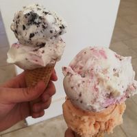 Sorten: Cookies, Black Forest, Nektarine at Veganista Ice Cream MQ in Vienna