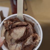 Wienerbusserl veganmania  at Veganista Ice Cream MQ in Vienna