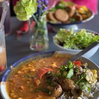 Veganer Eintopf und Bowl im Hintergrund   at Schimpanski CafeDeli - Maybe closed in Biberach