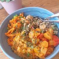 Salatbowl mit Polenta und Tabouleh at Maya's Unverpacktladen & Café  in Hofheim In Unterfranken