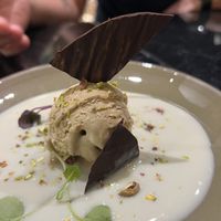 Crema inglesa con helado de pistacho  at Velada in Barcelona