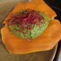 Tostada de aguacate y salmón, aguacate durísimo at Velada in Barcelona